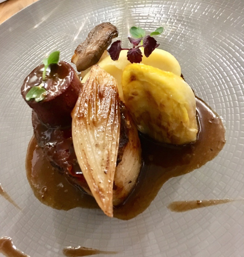 cochon - restaurant - le Quincangrogne - à la bonne tambouille - Crédit photo : Élodie Berchotteau