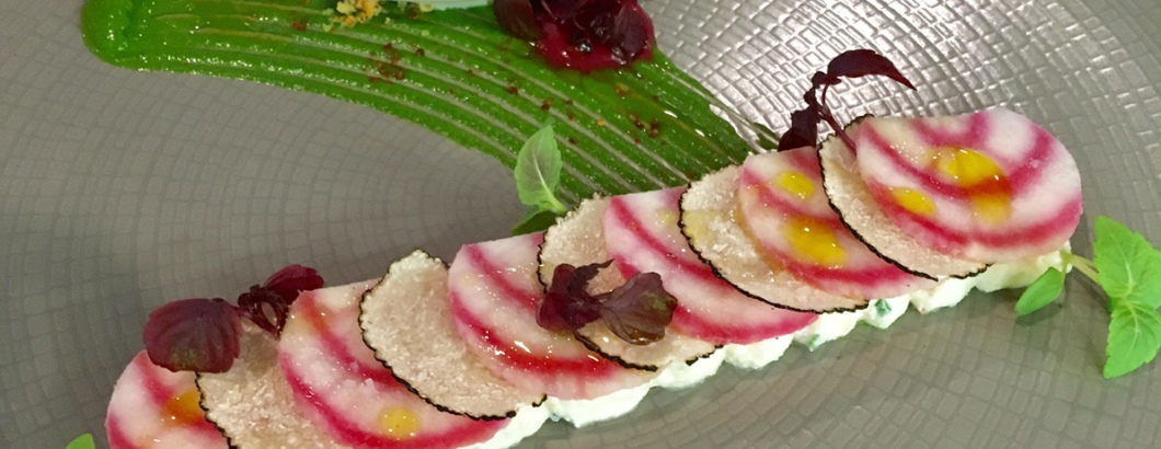 entrée - restaurant - le Quincangrogne - à la bonne tambouille - Crédit photo : Élodie Berchotteau